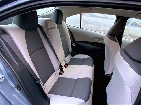 Used 2025 Toyota Corolla LE w/ Convenience Package image 19