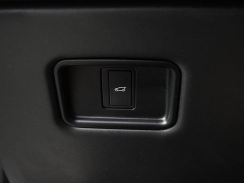 Used 2025 Land Rover Range Rover SE AWD/4WD image 24