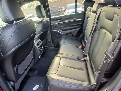 New 2026 Jeep Grand Cherokee Limited AWD/4WD image 13