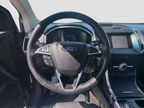 Used 2020 Ford Edge Titanium w/ Equipment Group 301A AWD/4WD image 18
