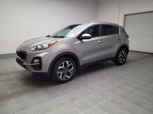 Used 2020 Kia Sportage EX AWD/4WD image 2