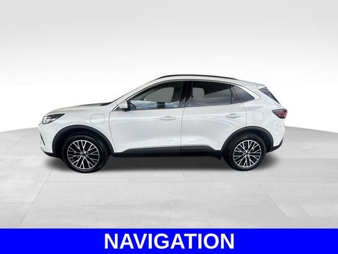 Certified 2024 Ford Escape SE w/ PHEV Premium Package image 8