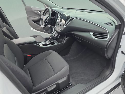 Used 2022 Chevrolet Malibu RS image 15