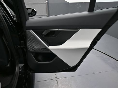 Used 2025 BMW M5 Touring image 28