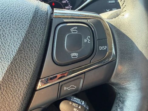 Used 2013 Toyota Avalon Limited w/ Technology Pkg FWD image 22