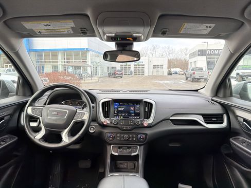 Used 2023 GMC Terrain SLT image 13