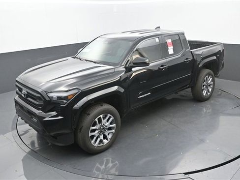 New 2025 Toyota Tacoma SR5 w/ SR5 Upgrade Package image 29