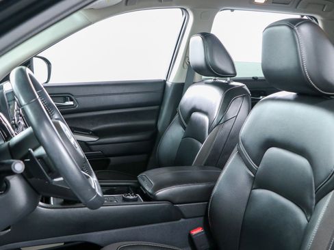 Used 2025 Nissan Pathfinder SL w/ SL Premium Package AWD/4WD image 24