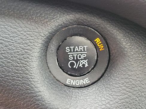 Used 2015 Jeep Cherokee Trailhawk w/ Comfort/Convenience Group AWD/4WD image 32