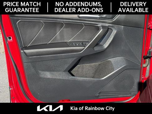 Used 2023 Volkswagen Tiguan SE w/ Panoramic Sunroof Package image 15