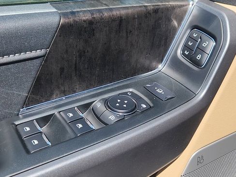 New 2025 Ford F350 Lariat w/ Black Appearance Package image 10