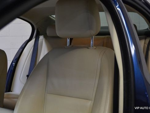 Used 2012 Jaguar XF image 17