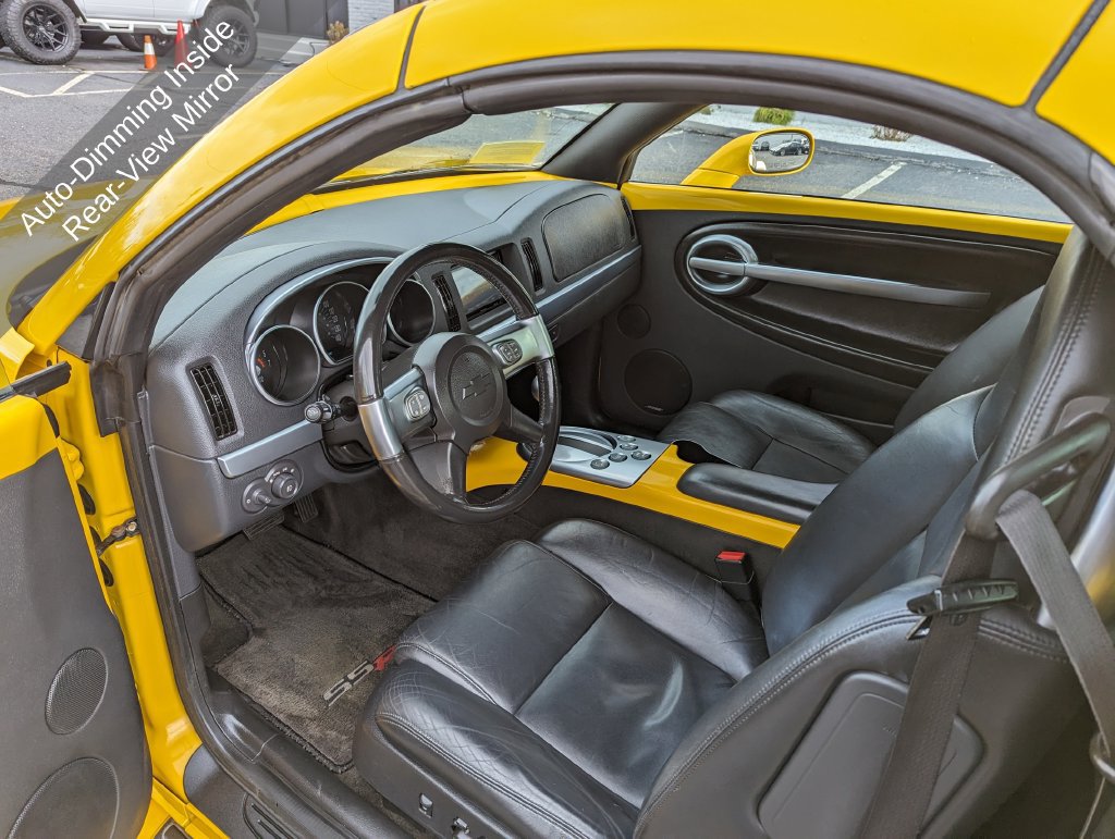 Used 2004 Chevrolet SSR w/ Preferred Equipment Group RWD image 14