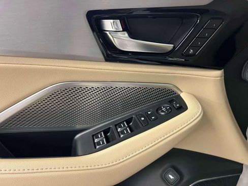 Used 2023 Acura MDX SH-AWD image 13