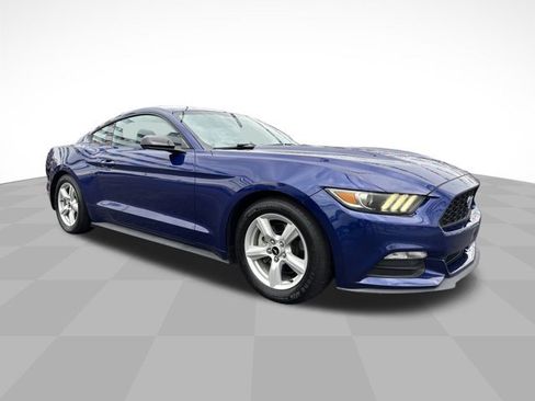Used 2016 Ford Mustang V6 image 3