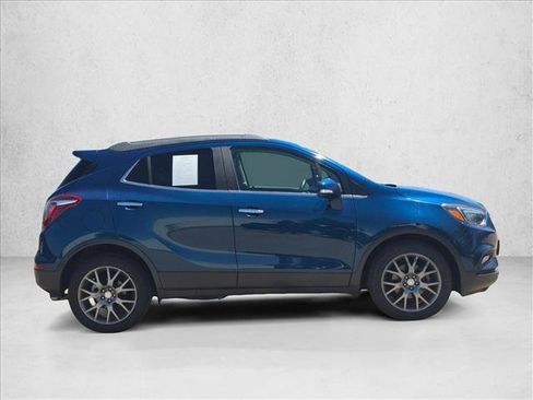 Used 2019 Buick Encore Sport Touring FWD image 4