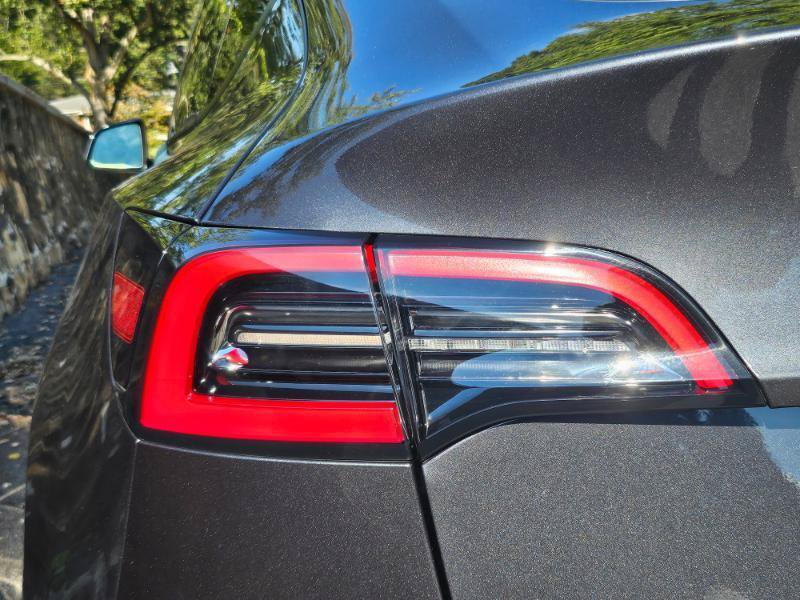 Used 2024 Tesla Model Y 2WD image 28