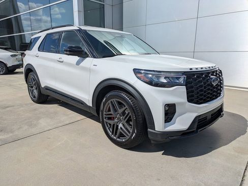 New 2026 Ford Explorer ST-Line w/ ST-Line Street Pack image 2