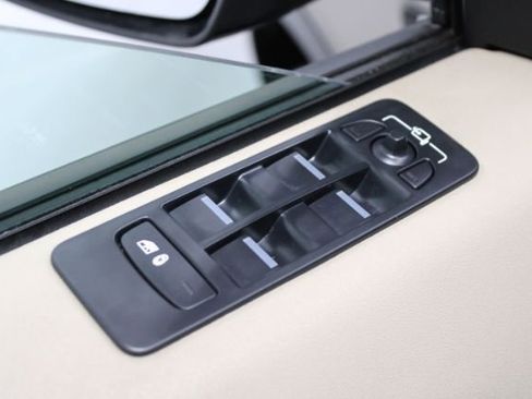 Used 2017 Land Rover Discovery Sport HSE image 9