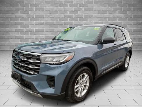 Certified 2025 Ford Explorer Active image 9