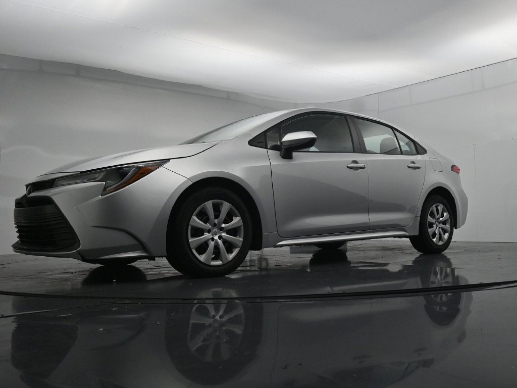 Used 2023 Toyota Corolla LE FWD image 34