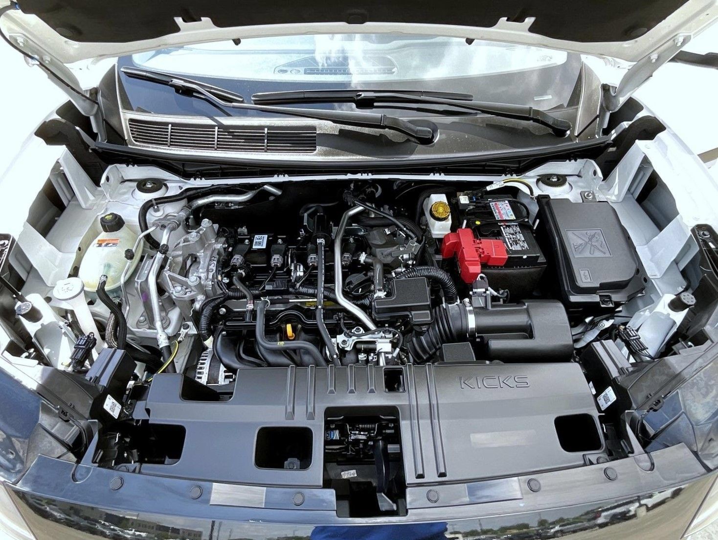 Certified 2025 Nissan Kicks SR AWD/4WD image 25