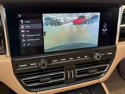 Certified 2021 Porsche Macan AWD/4WD image 20