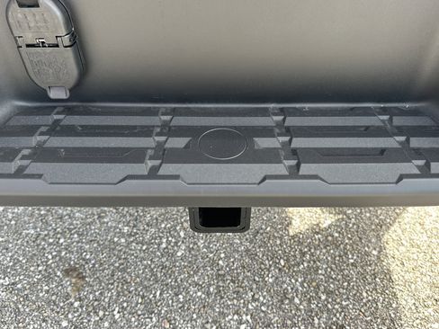 New 2026 Nissan Frontier SV image 9