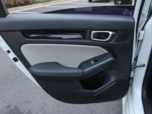 Used 2022 Honda Civic Touring image 21