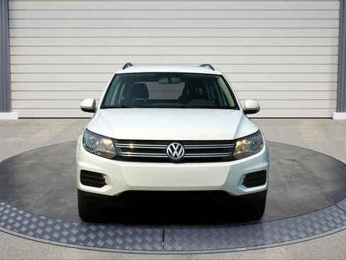 Used 2017 Volkswagen Tiguan Limited w/ Premium Package AWD/4WD image 2