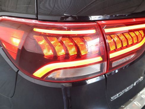 Used 2019 Kia Sorento SX image 29