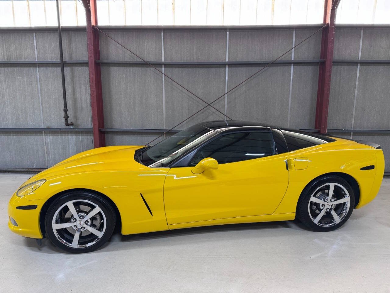 Used 2008 Chevrolet Corvette Coupe w/ Preferred Equipment Group RWD image 1