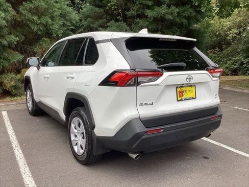 Certified 2025 Toyota RAV4 LE AWD/4WD image 9