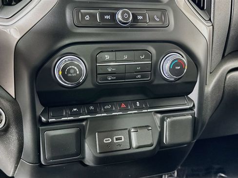 Used 2022 Chevrolet Silverado 1500 Custom AWD/4WD image 17