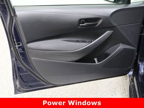 Used 2022 Toyota Corolla LE image 12