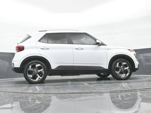 Certified 2022 Hyundai Venue SEL image 45