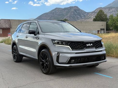 Used 2022 Kia Sorento SX AWD/4WD image 1