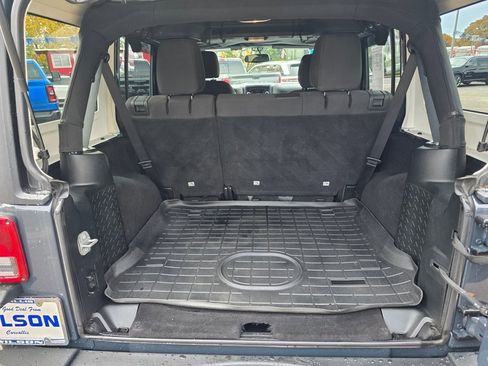 Used 2018 Jeep Wrangler Unlimited Sport S image 20