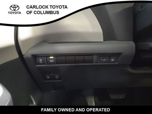 Used 2024 Toyota Sienna XLE FWD image 26