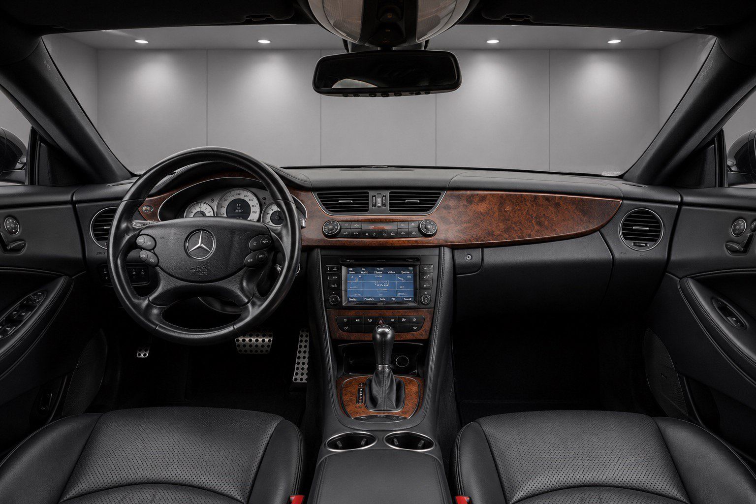 Used 2006 Mercedes-Benz CLS 55 AMG image 4