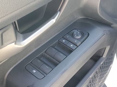 Used 2025 Toyota Tacoma TRD Off-Road image 10