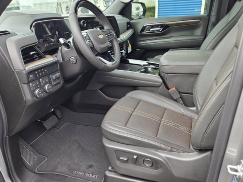 New 2026 Chevrolet Suburban High Country image 6