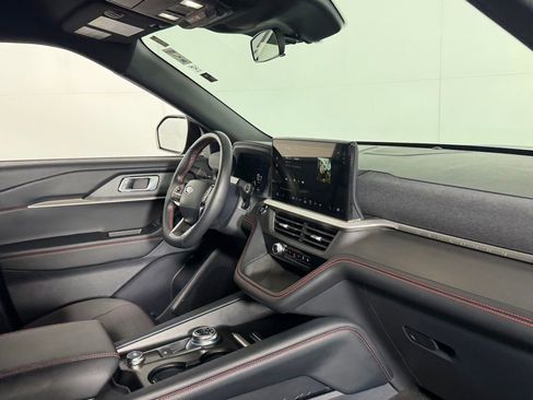 Used 2025 Ford Explorer ST-Line AWD/4WD image 33
