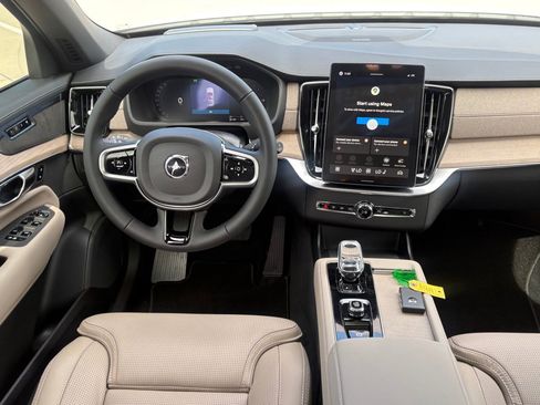 New 2026 Volvo XC90 T8 Ultra w/ Protection Package Premier image 12