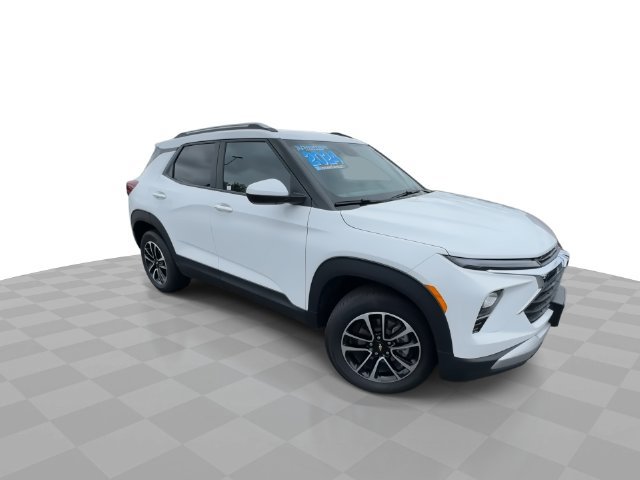 Used 2024 Chevrolet TrailBlazer LT w/ Convenience Package AWD/4WD image 2