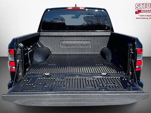 Used 2023 Nissan Frontier SV image 7