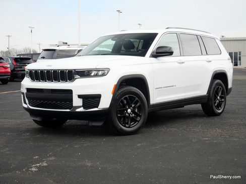 Used 2025 Jeep Grand Cherokee L Laredo w/ Trailer Tow Package image 9