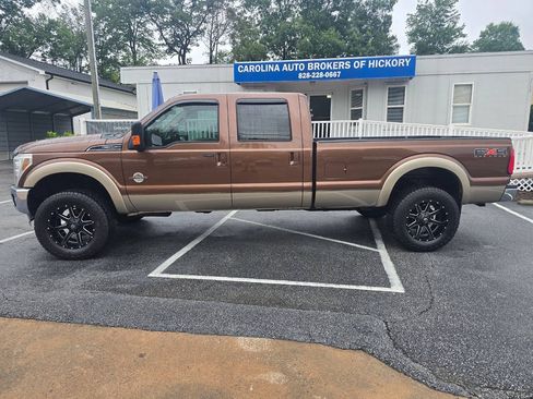 Used 2011 Ford F350 Lariat w/ Lariat Interior Pkg AWD/4WD image 3