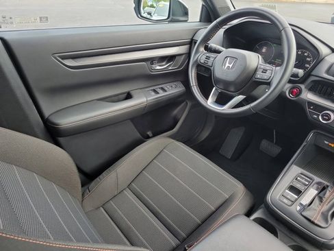 Used 2025 Honda CR-V Sport image 3