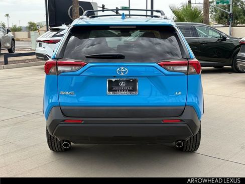 Used 2021 Toyota RAV4 LE w/ Carpet Mat Package (TMS) FWD image 5